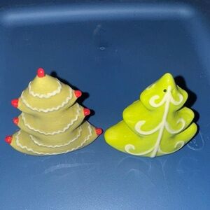 Set of Two Tag Brand Christmas Tree salt and pepper set